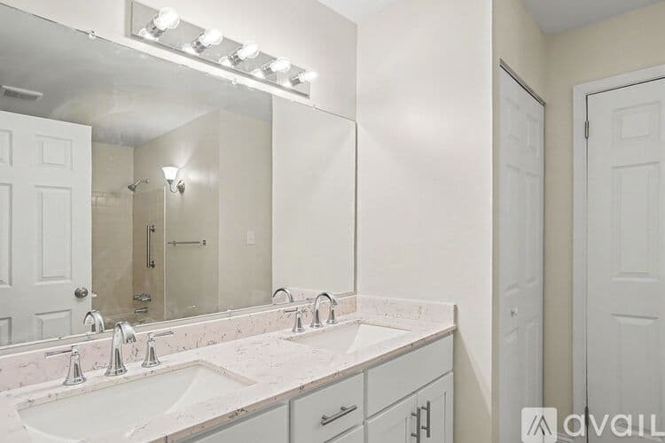 Eagleville Townhome: 2478 Hillendale Dr