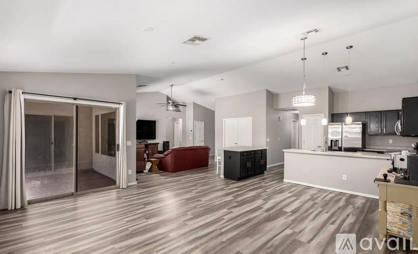 Peoria House: 9259 W Caron Cir