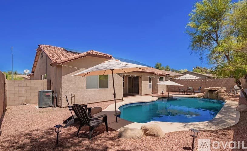 Peoria House: 9259 W Caron Cir