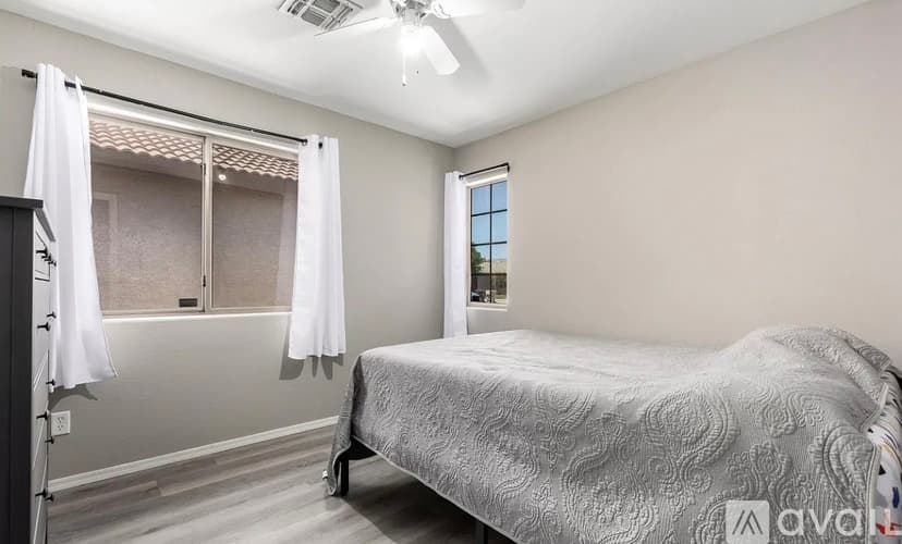 Peoria House: 9259 W Caron Cir