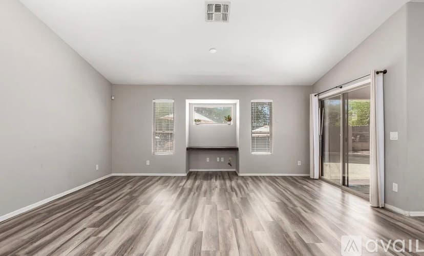 Peoria House: 9259 W Caron Cir