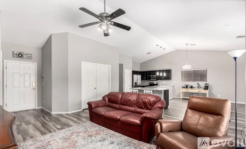 Peoria House: 9259 W Caron Cir