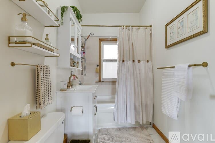 Oak Park House: 927 South Taylor Avenue