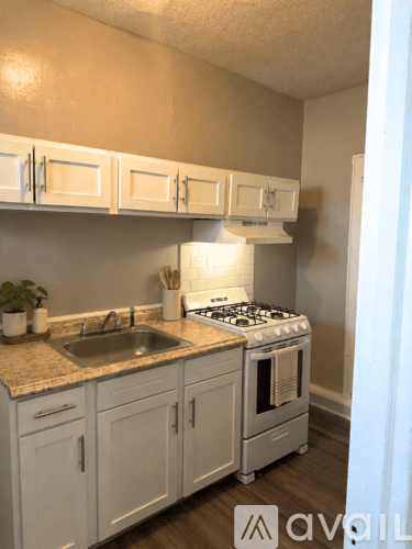 Philadelphia Apartment: 1806 W Champlost Ave