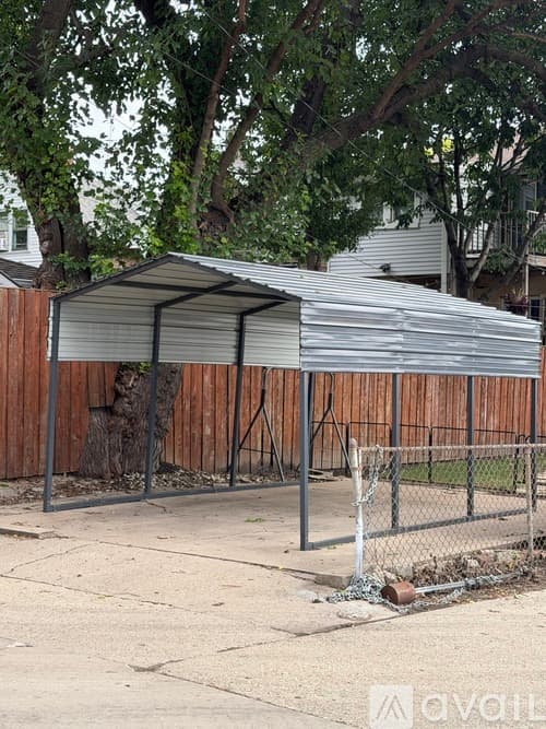 Oak Park House: 927 South Taylor Avenue