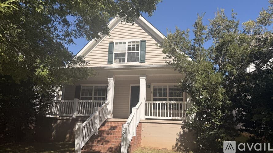 Greenville House: 297 Woodlark Street