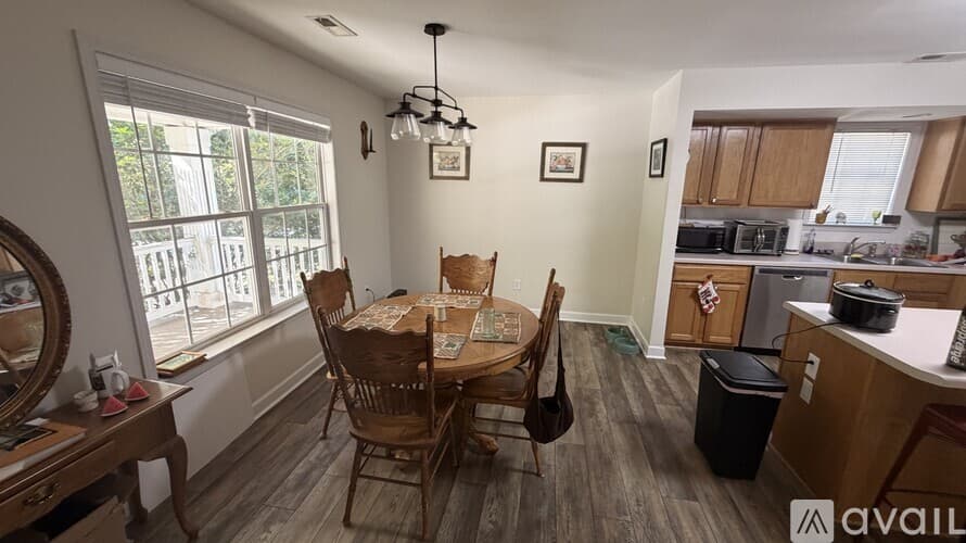 Greenville House: 297 Woodlark Street