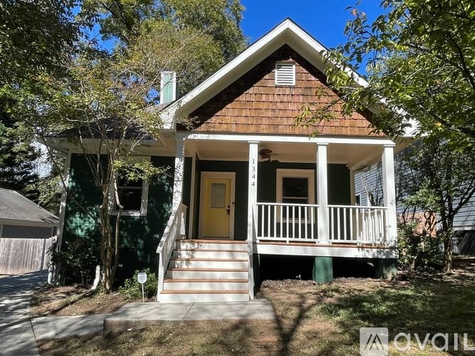 Atlanta House: 1344 Hooper Ave NE