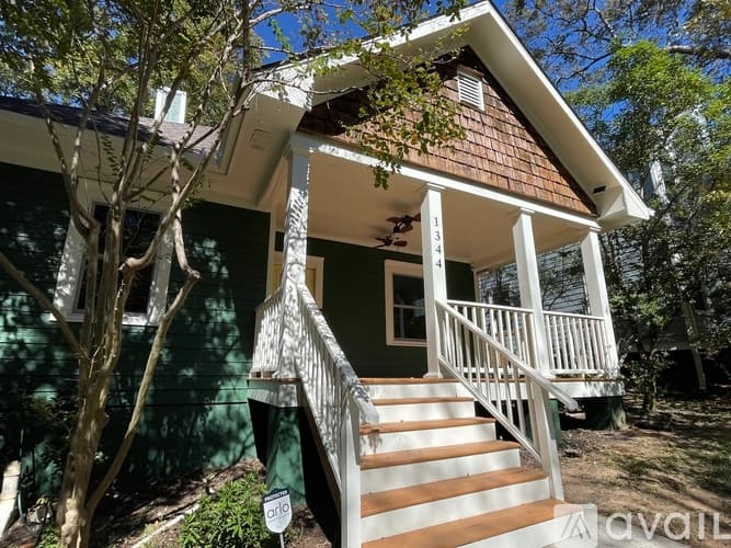 Atlanta House: 1344 Hooper Ave NE