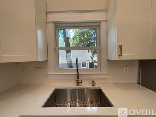 Atlanta House: 1344 Hooper Ave NE