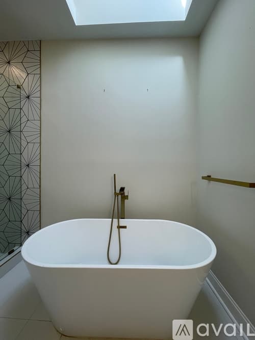 Atlanta House: 1344 Hooper Ave NE