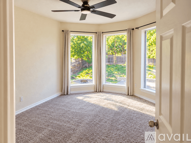 Grand Prairie House: 1822 Wildwood Drive
