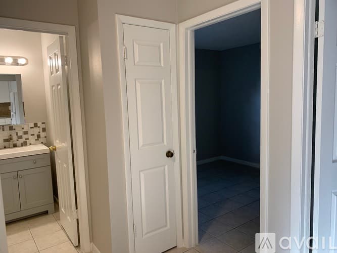Tampa Apartment: 1503 East Linebaugh Avenue