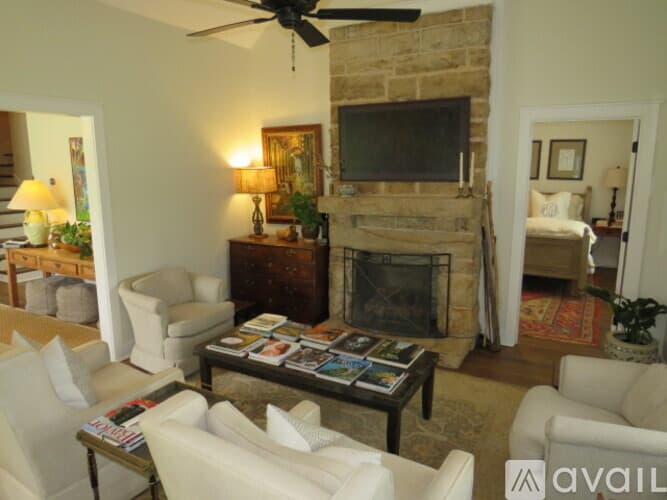 Lookout Mountain House: 35 Whitt Road