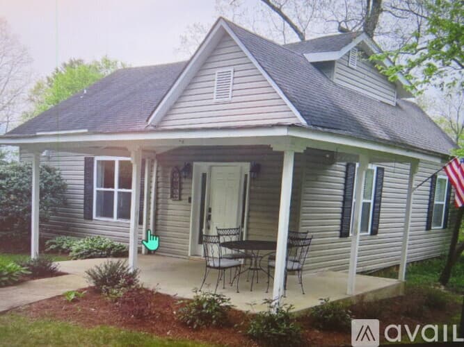 Lookout Mountain House: 35 Whitt Road