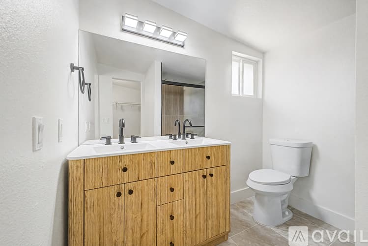 Phoenix House: 2702 E Grovers Ave