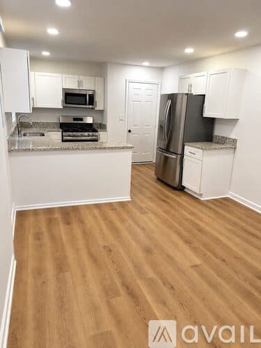 Decatur House: 2791 Knollview Dr