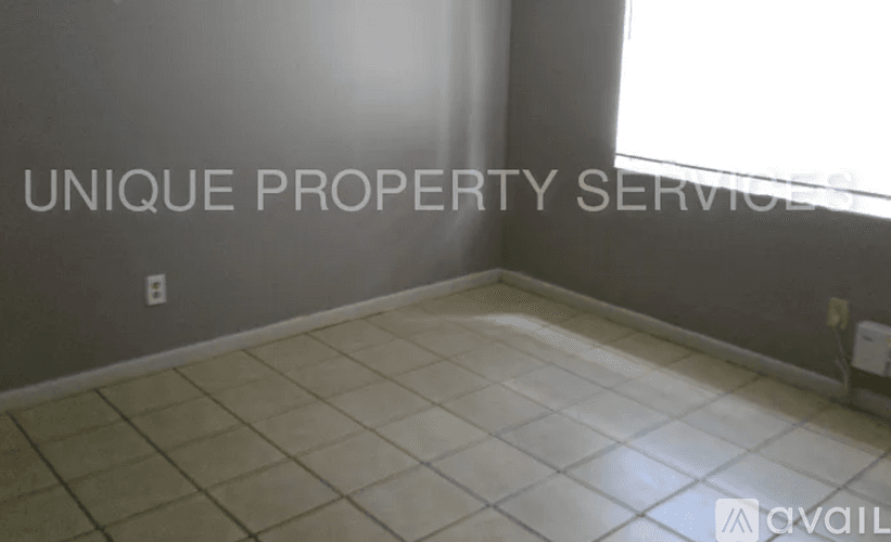 Tampa Apartment: 7510 Exter Way