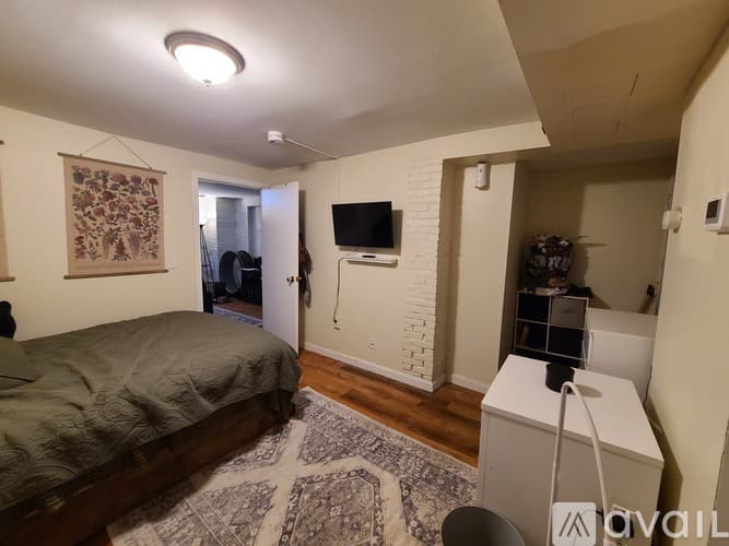 Worcester House: 134 Elm Street