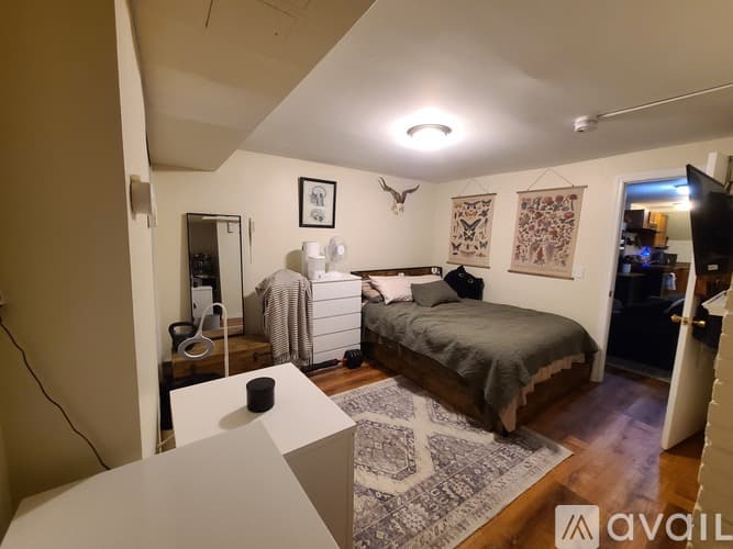 Worcester House: 134 Elm Street