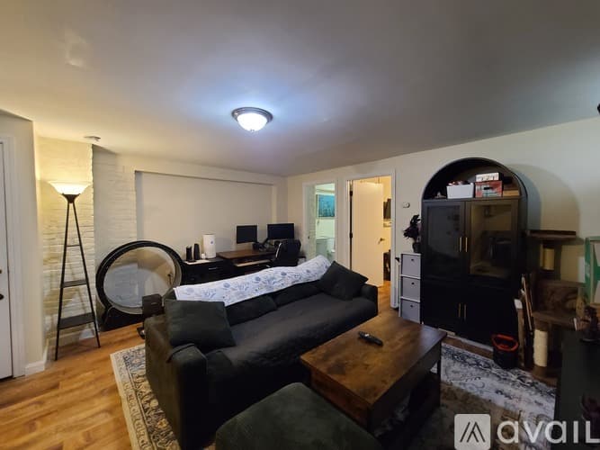 Worcester House: 134 Elm Street