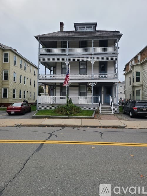 Worcester House: 134 Elm Street