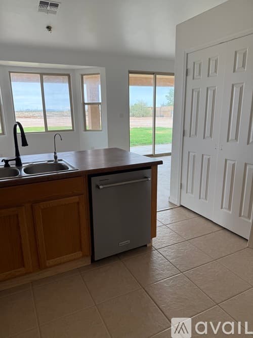 Tonopah House: 37628 West Elwood Street