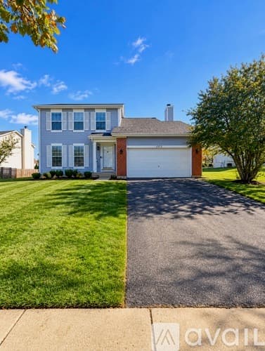 Round Lake House: 1373 South Abington Lane