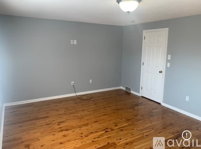 West Hartford Condo: 8 Colonial Street