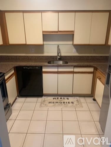 West Hartford Condo: 8 Colonial Street