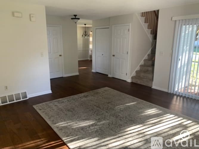 West Hartford Condo: 8 Colonial Street