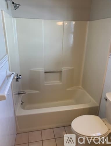 West Hartford Condo: 8 Colonial Street