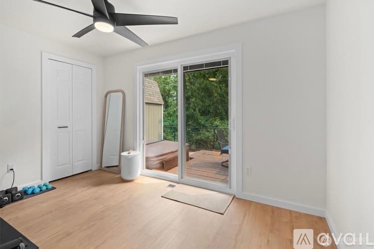 Everett House: 13317 58th Drive Southeast