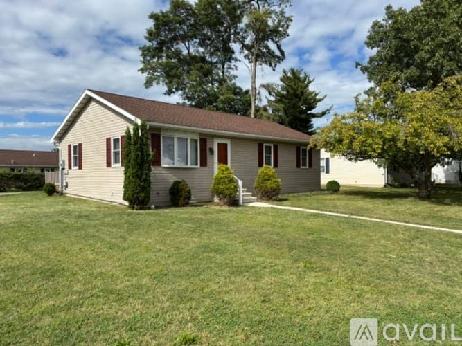 Hanover House: 2 Caribou Drive