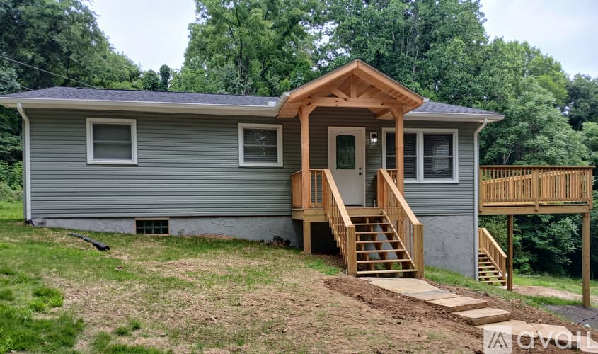 Knoxville House: 11756 Black Rd