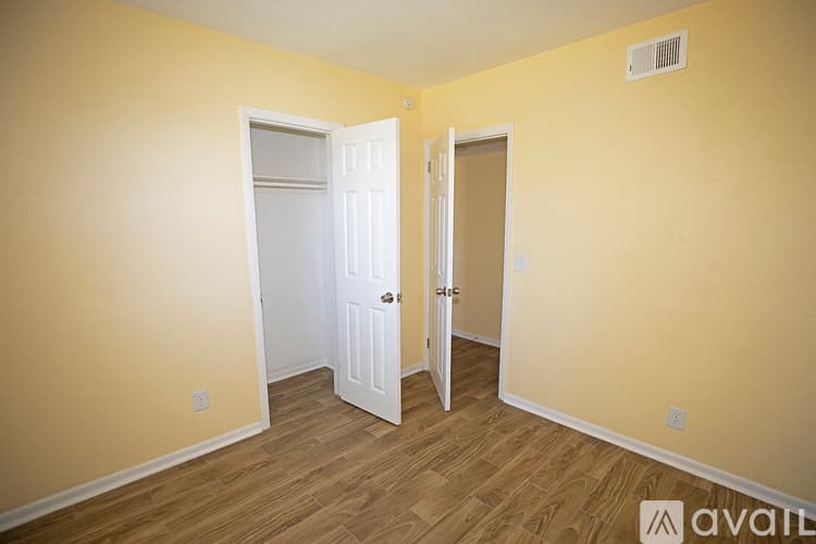 Jacksonville Apartment: 849 W 30th St