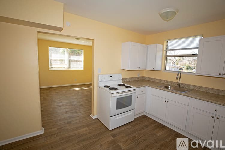 Jacksonville Apartment: 849 W 30th St