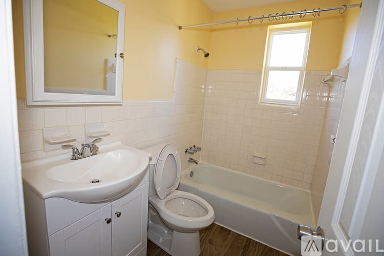 Jacksonville Apartment: 849 W 30th St