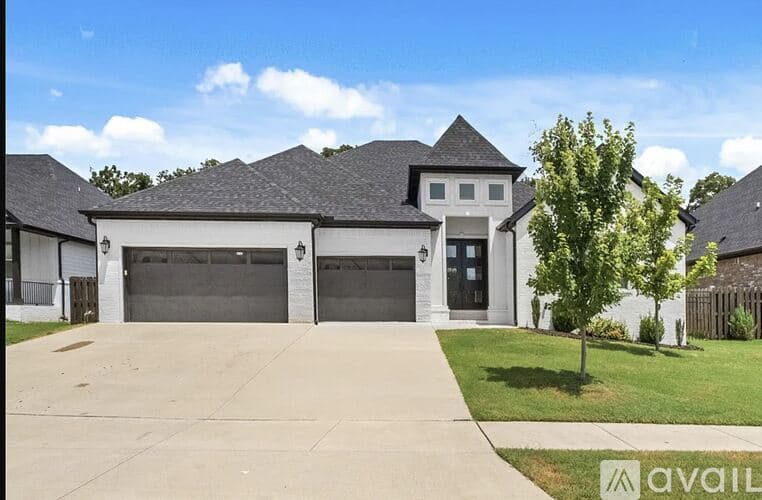 Centerton House: 1440 Westridge Lane