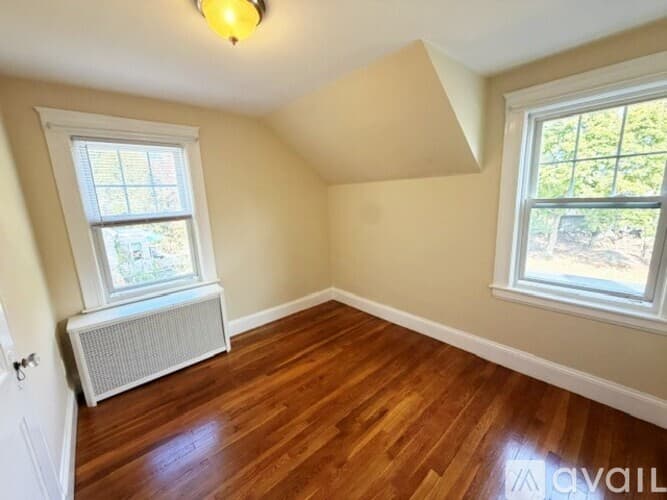 Norwood Apartment: 16 Oxford Rd