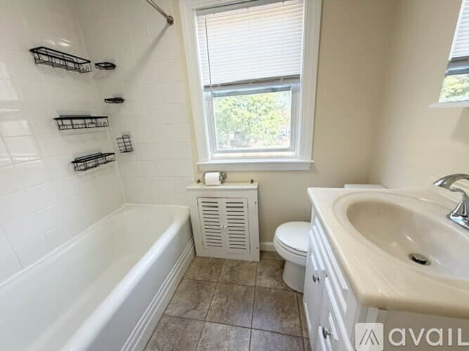 Norwood Apartment: 16 Oxford Rd