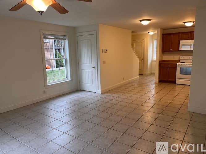 Ellsworth Townhome: 7 Carlisle Street