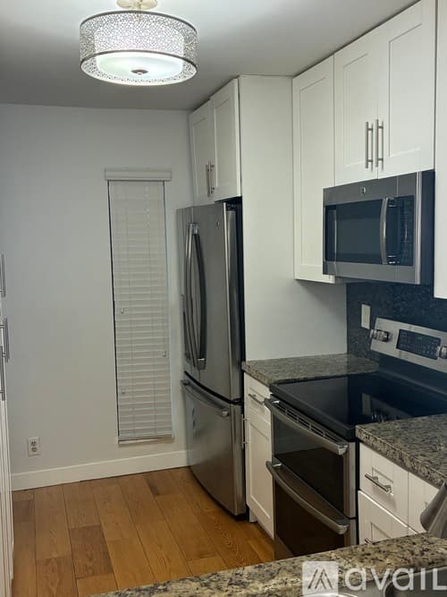 Boca Raton Apartment: 16 Royal Palm Way