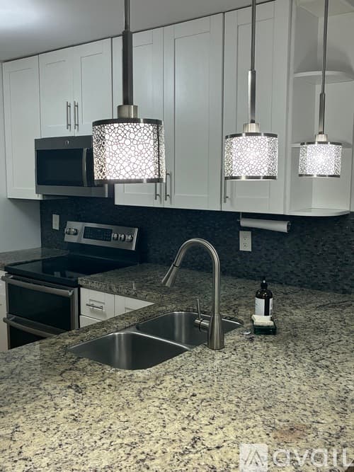 Boca Raton Apartment: 16 Royal Palm Way