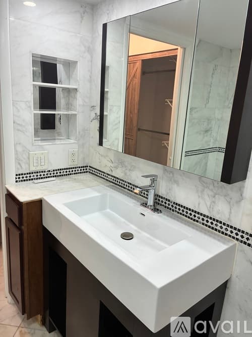 Boca Raton Apartment: 16 Royal Palm Way