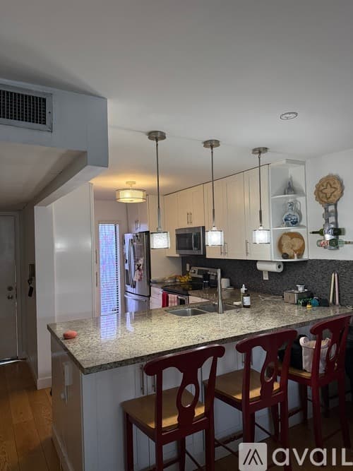 Boca Raton Apartment: 16 Royal Palm Way