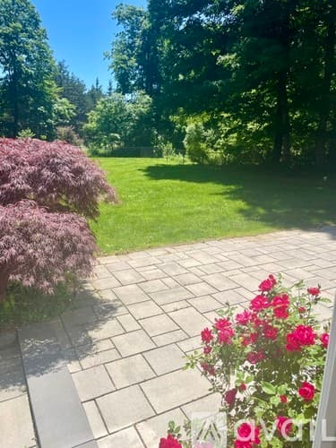 Guilford Apartment: 14 Lantern Hill Lane