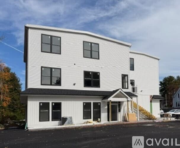Walpole Apartment: 173 High Plain St