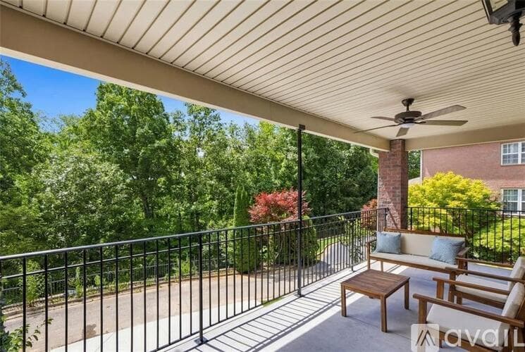 Cumming House: 1950 Buford Dam Road