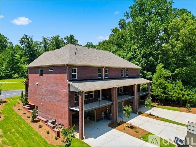 Cumming House: 1950 Buford Dam Road
